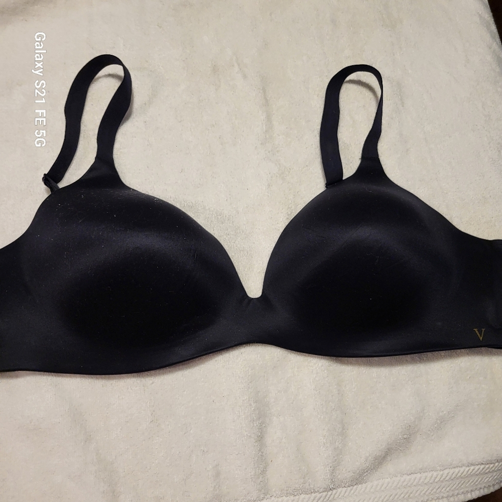 38 D Victoria's Secret lined semi demi wirefree bra